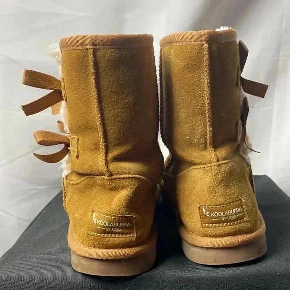 KOOLABURRA BY UGG GIRLS SIZE 4 PULL ON CARAMEL TAN BOOTS SHERPA LINED BOW ACCENT - Picture 4 of 14